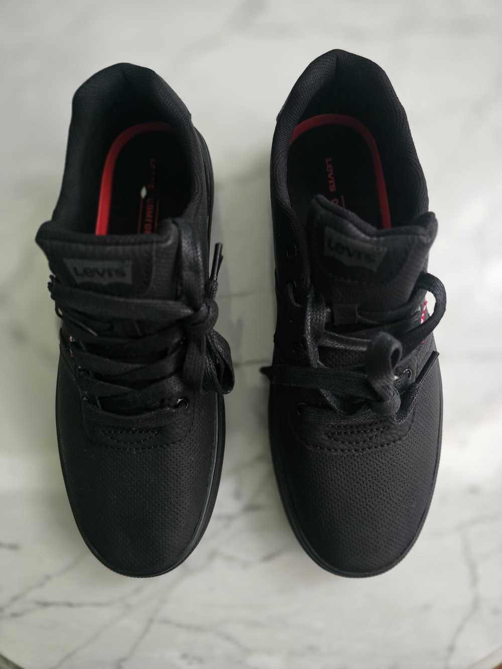 NWT Levi's Men's Black Comfort Low-Top Sneakers Size 8.5